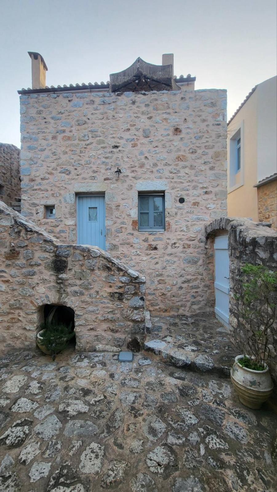 Balcony&Tower Apartment Areopoli Exterior photo