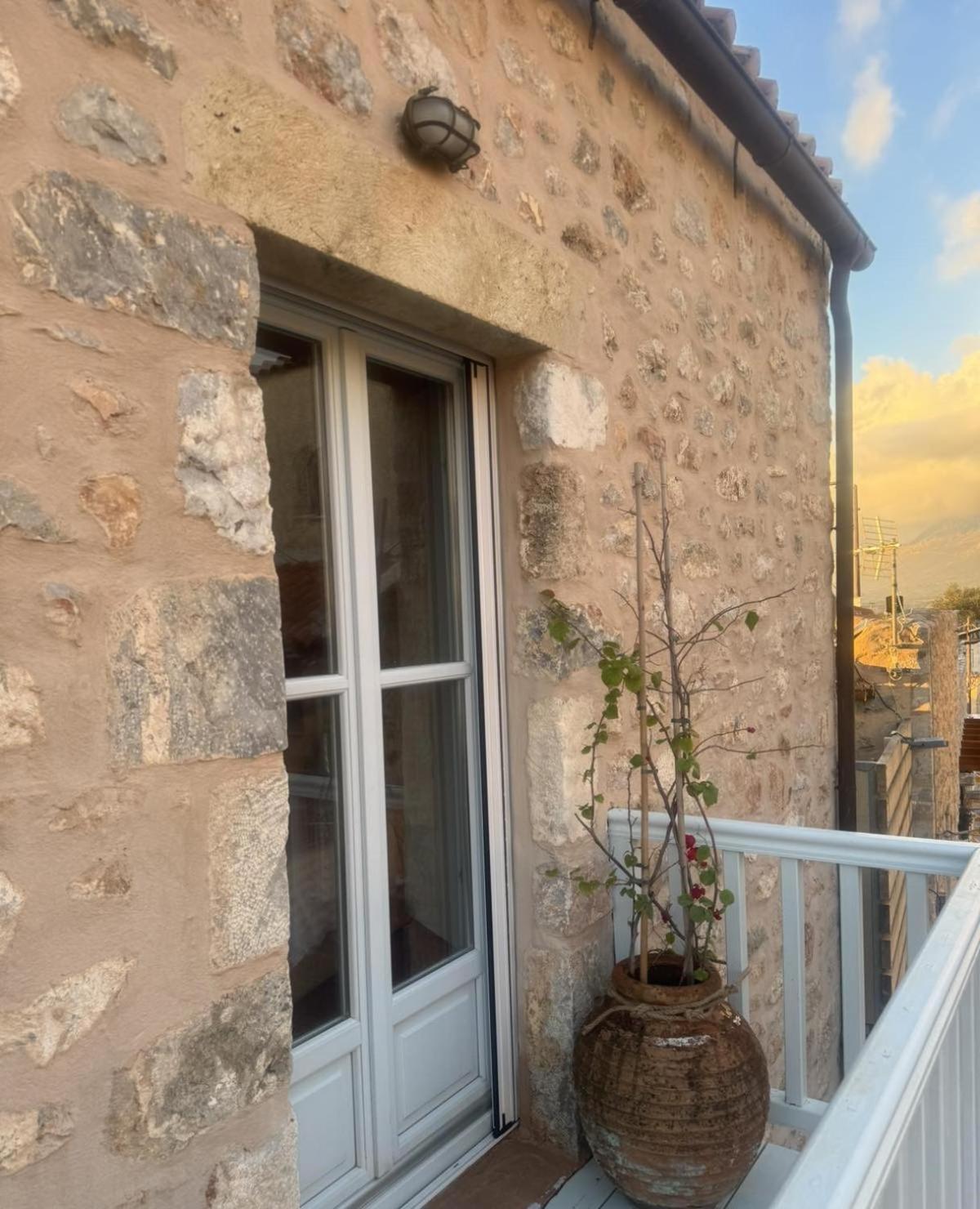 Balcony&Tower Apartment Areopoli Exterior photo